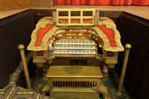 photo of a Typical Wurlizer 3/13 organ