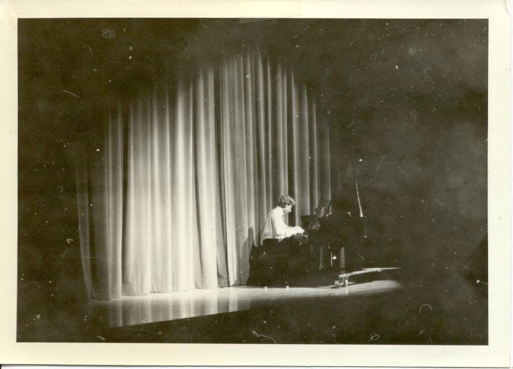 Jim performing the Rhapsody in Blue at Burke High School